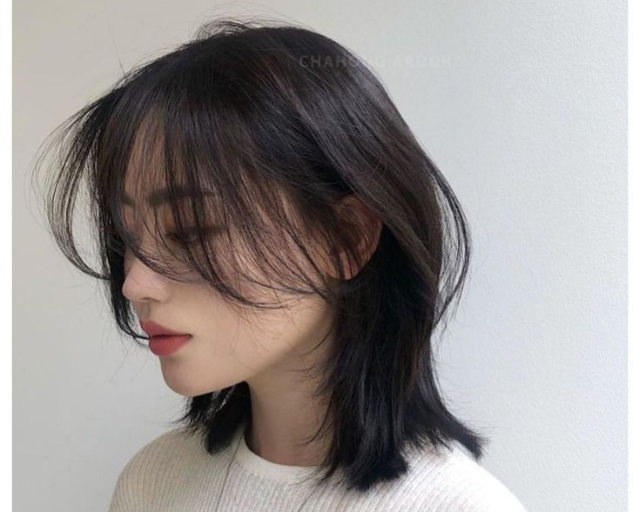 8 Model Rambut Pendek Ikal Tipis dengan Volume Maksimal